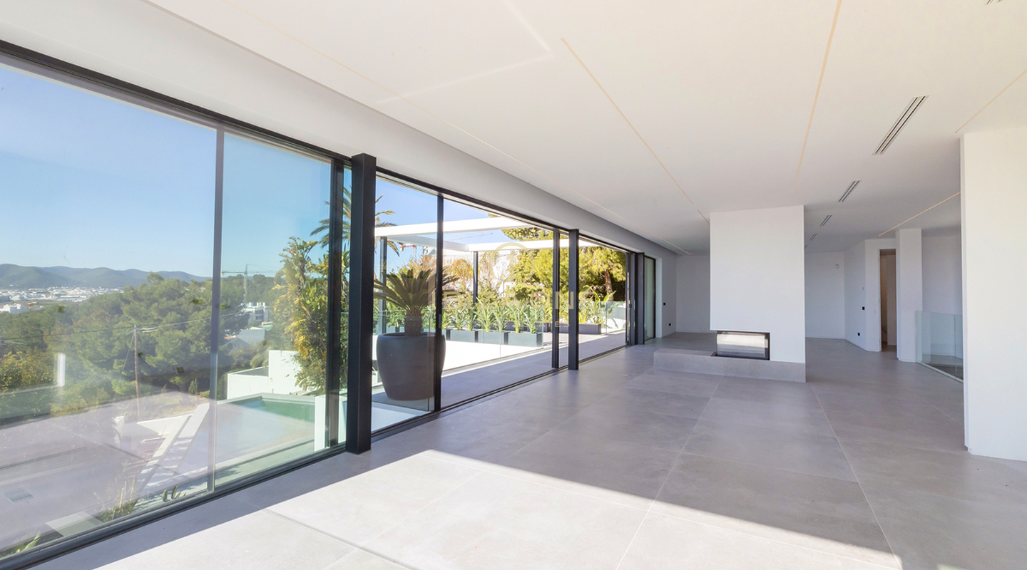 Villa de luxe moderne et élégante à Ibiza Cap Martinet avec vue à vendre
