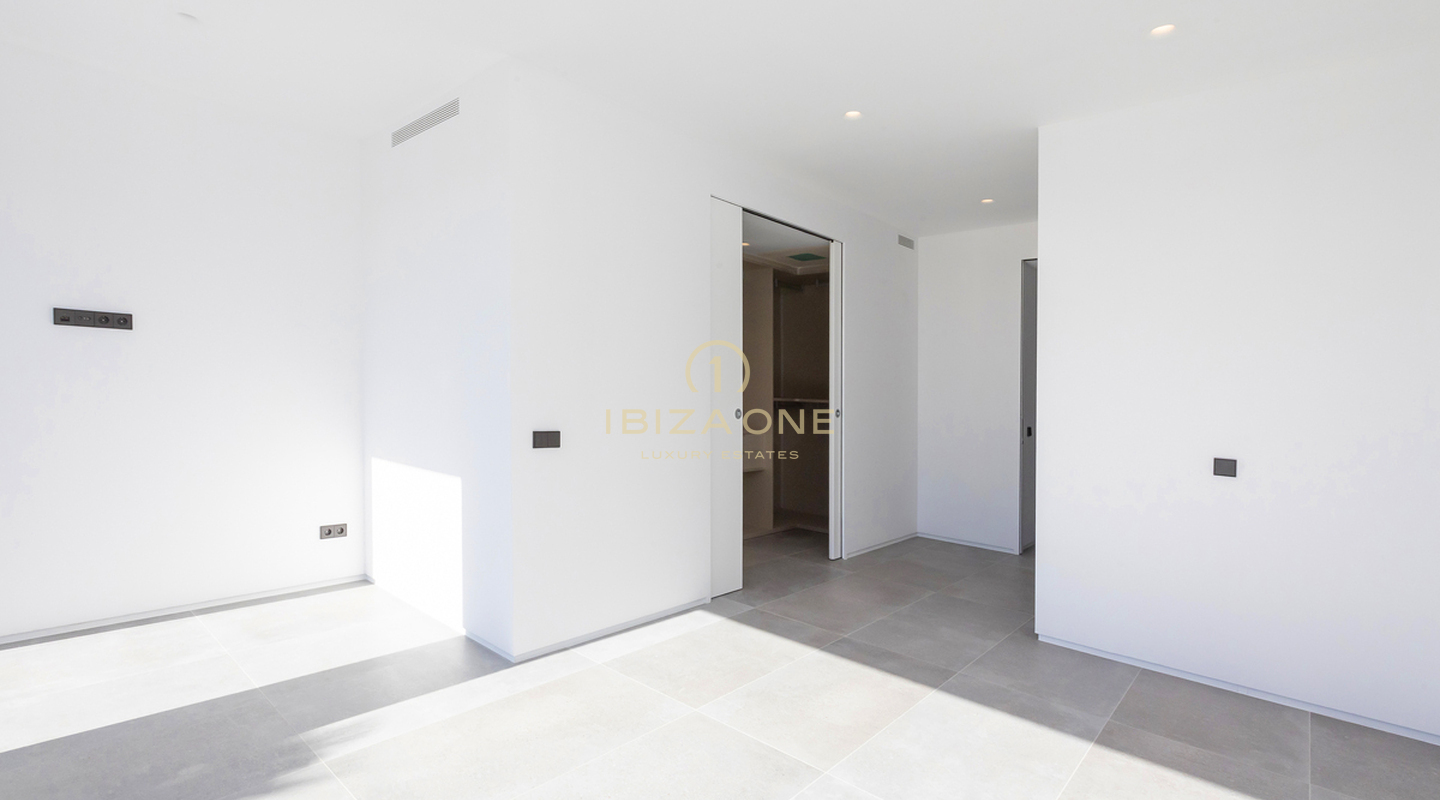 Villa de luxe moderne et élégante à Ibiza Cap Martinet avec vue à vendre