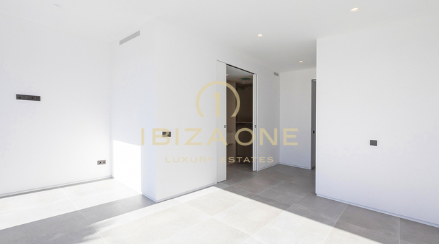 Villa de luxe moderne et élégante à Ibiza Cap Martinet avec vue à vendre
