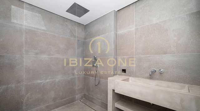 Moderne, neu gebaute stilvolle Luxus Villa in Ibiza Cap Martinet mit Blick zum Verkauf