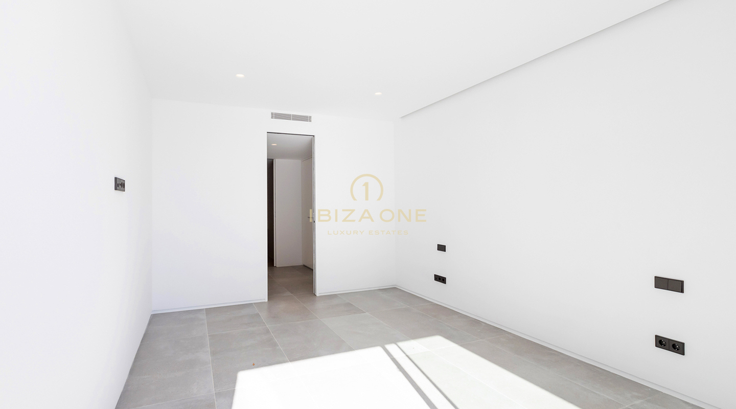 Moderne, nieuw gebouwde stijlvolle luxe villa in Ibiza Cap Martinet met uitzicht te koop
