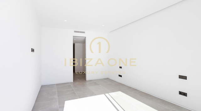 Moderna villa de lujo de nueva construcción en Ibiza Cap Martinet con vistas en venta