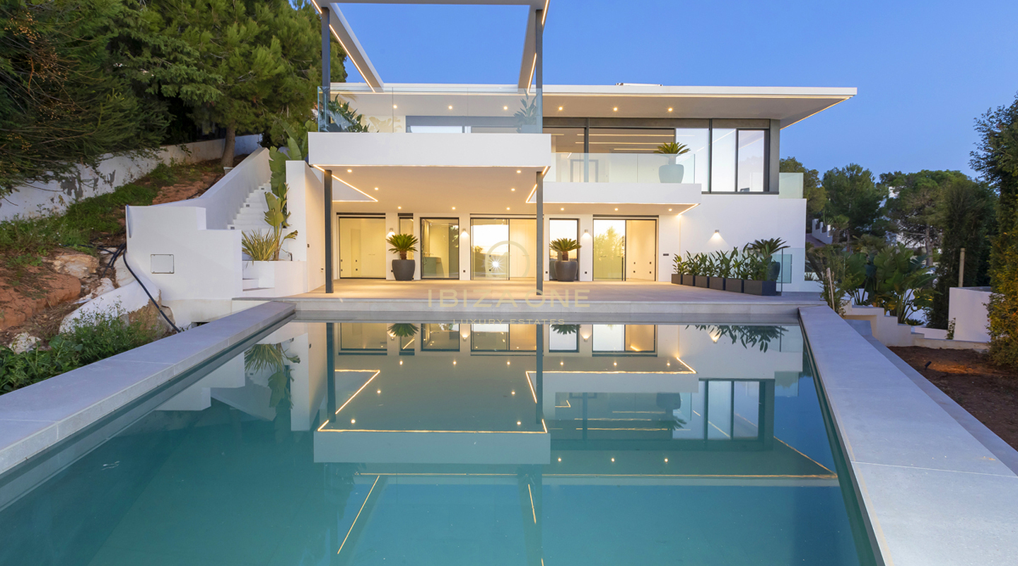Moderna villa de lujo de nueva construcción en Ibiza Cap Martinet con vistas en venta