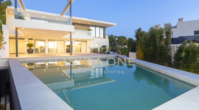 Moderne, neu gebaute stilvolle Luxus Villa in Ibiza Cap Martinet mit Blick zum Verkauf