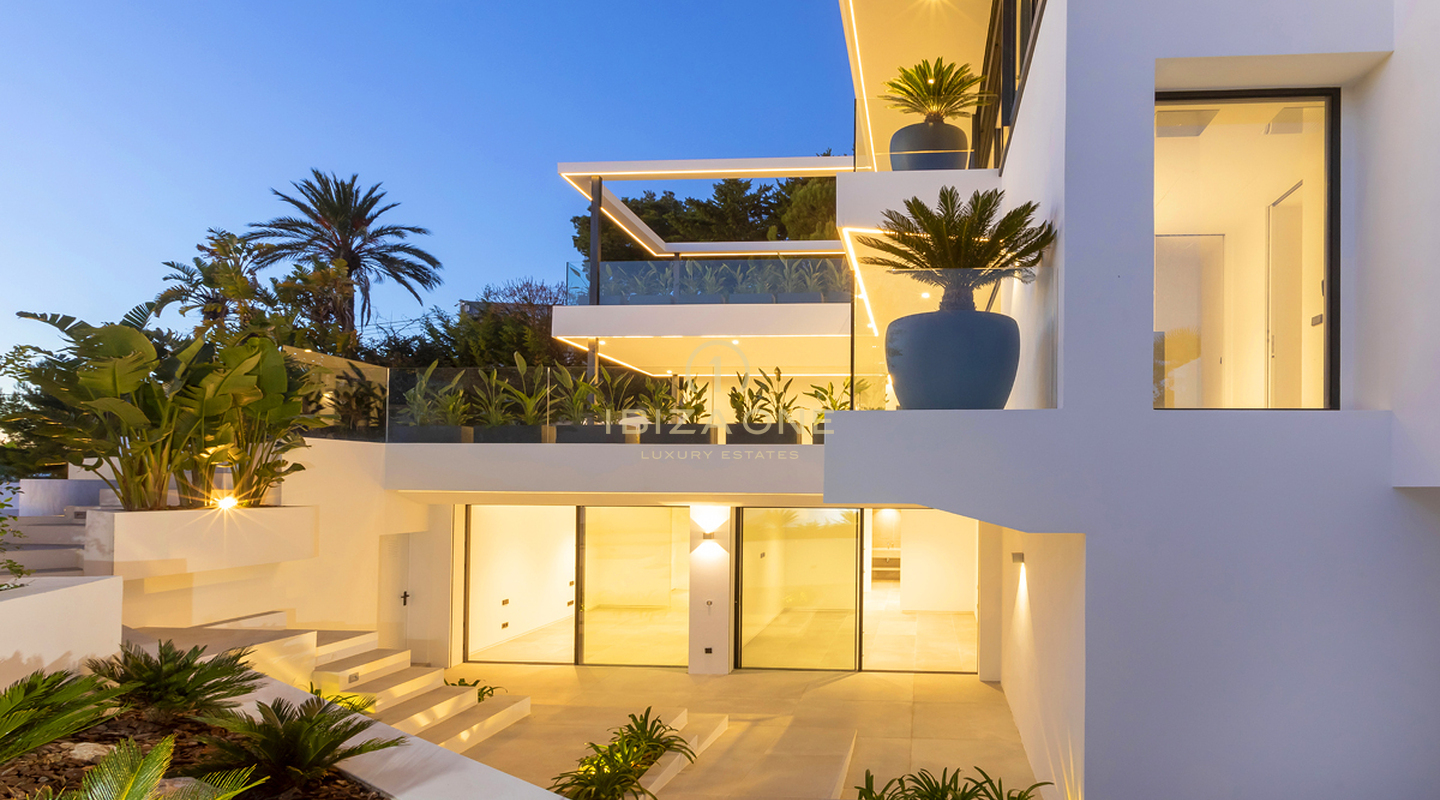 Villa de luxe moderne et élégante à Ibiza Cap Martinet avec vue à vendre