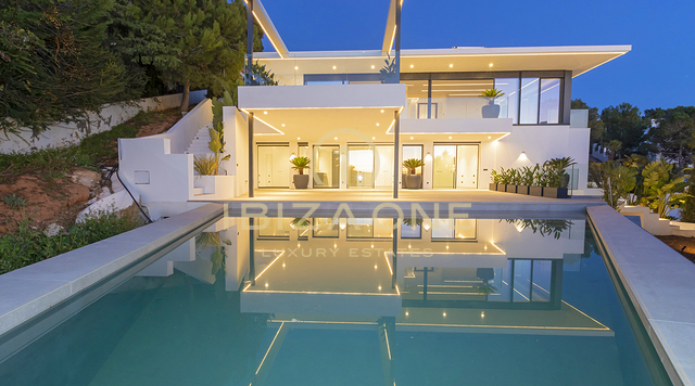 Moderna villa de lujo de nueva construcción en Ibiza Cap Martinet con vistas en venta