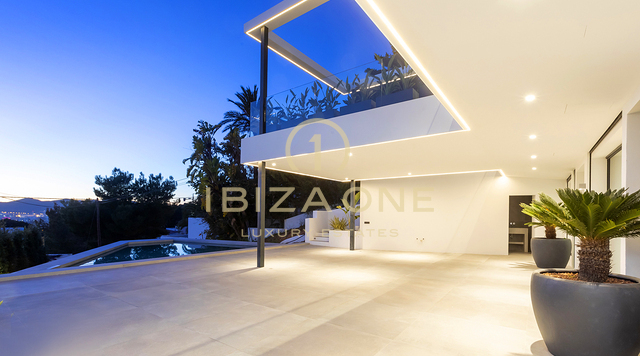 Moderna villa de lujo de nueva construcción en Ibiza Cap Martinet con vistas en venta