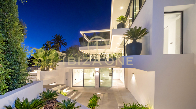 Moderna villa de lujo de nueva construcción en Ibiza Cap Martinet con vistas en venta