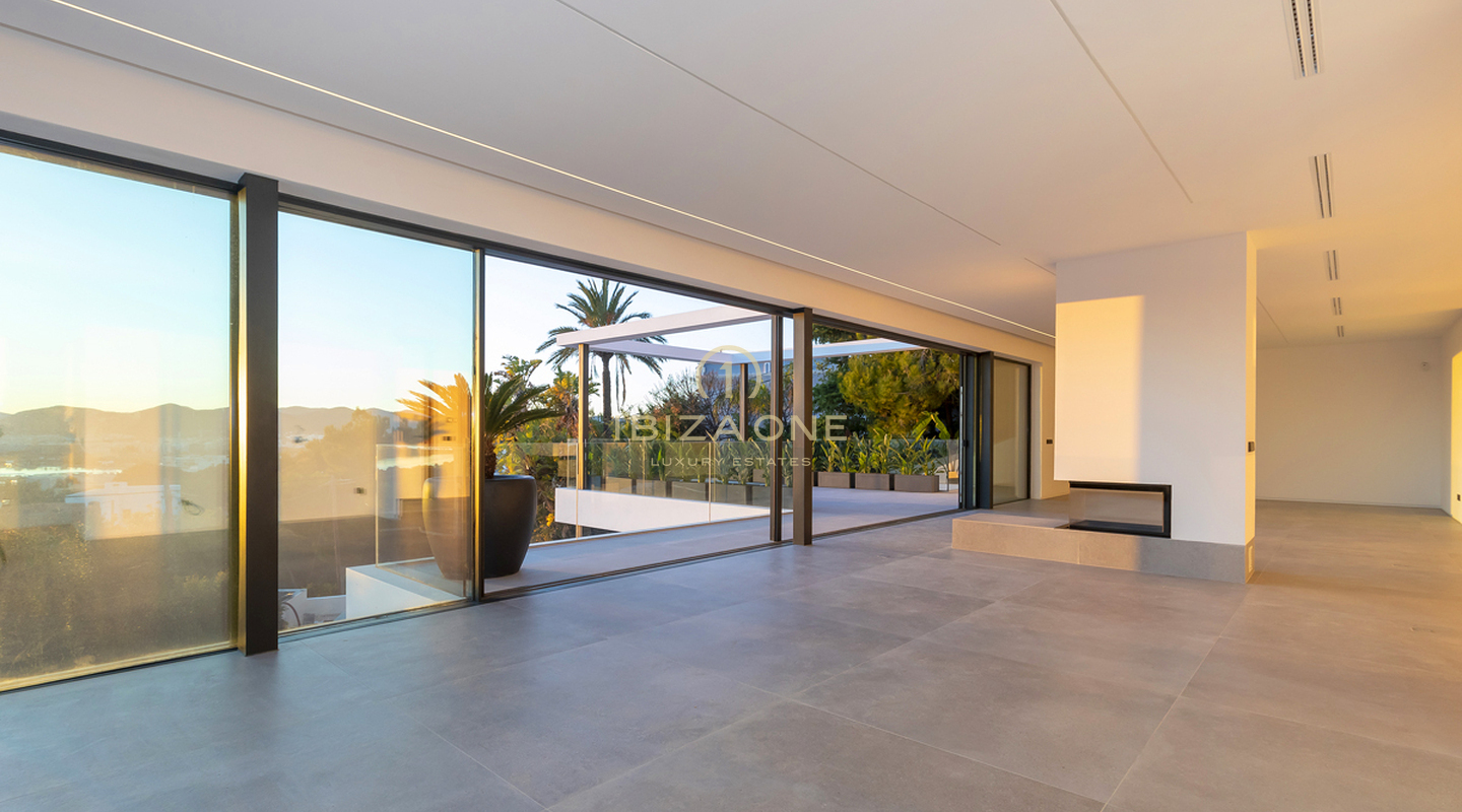 Moderne, nieuw gebouwde stijlvolle luxe villa in Ibiza Cap Martinet met uitzicht te koop
