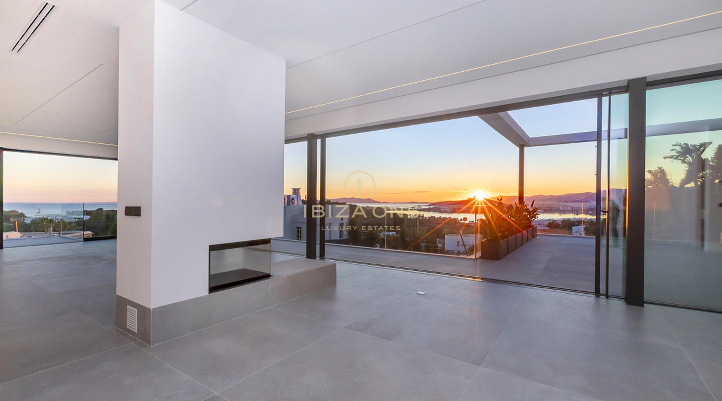 Villa de luxe moderne et élégante à Ibiza Cap Martinet avec vue à vendre