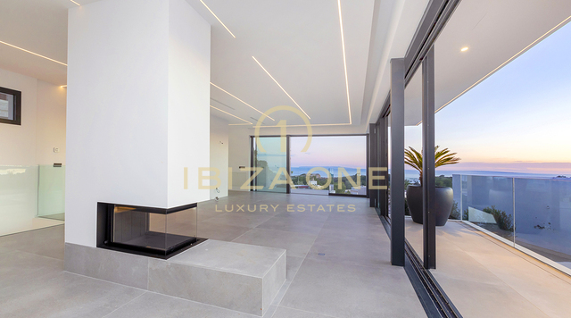 Moderne, neu gebaute stilvolle Luxus Villa in Ibiza Cap Martinet mit Blick zum Verkauf