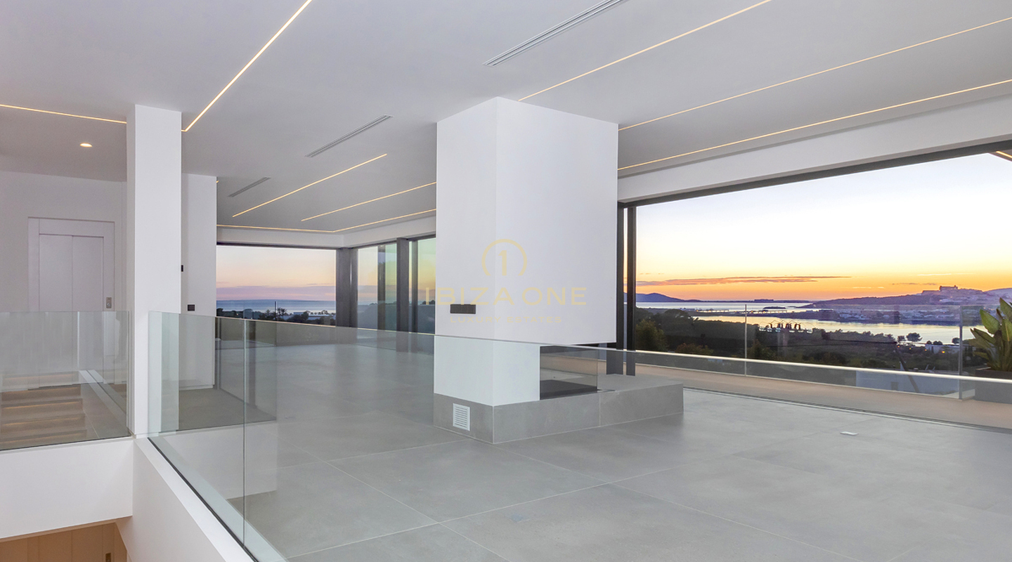 Moderne, nieuw gebouwde stijlvolle luxe villa in Ibiza Cap Martinet met uitzicht te koop