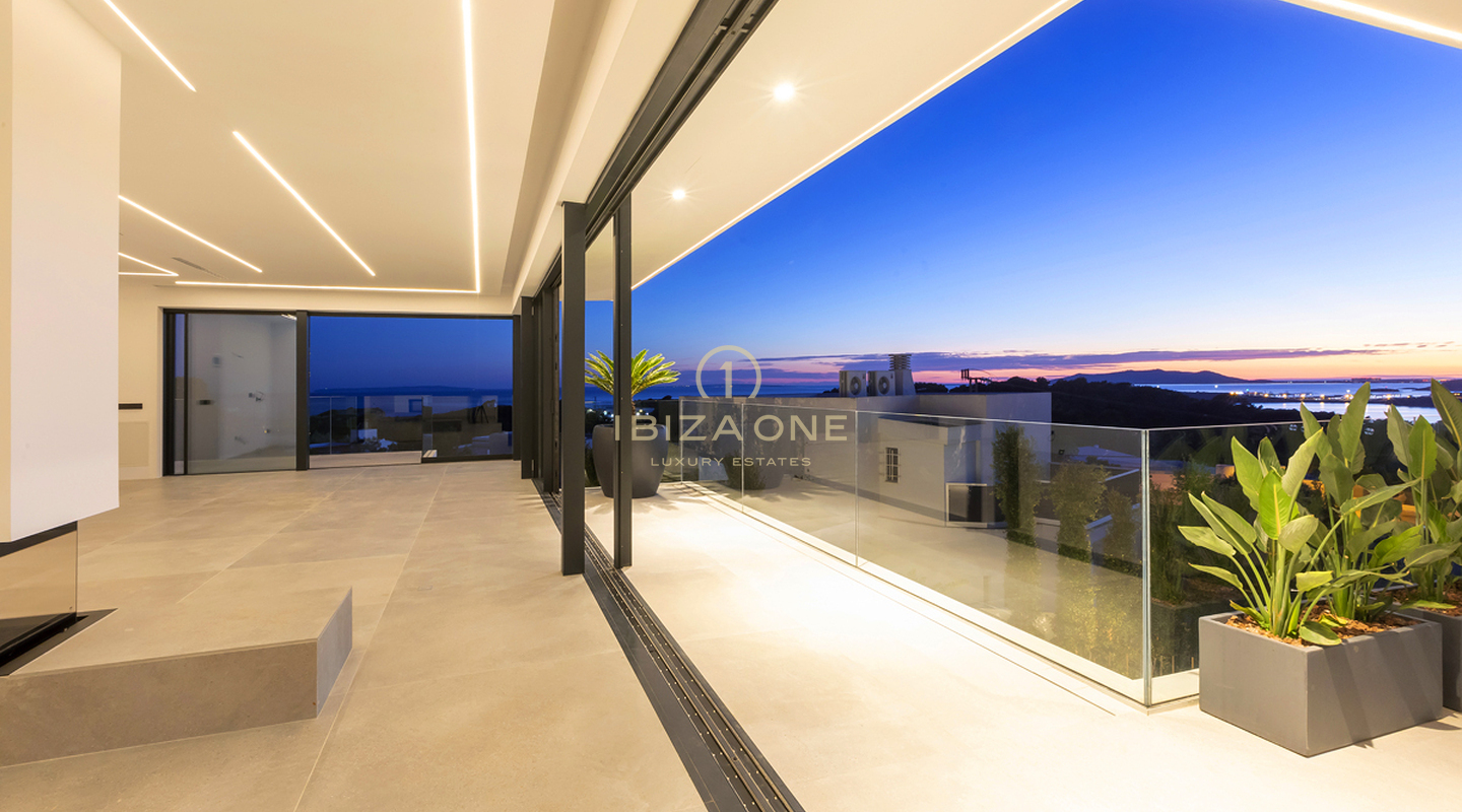Villa de luxe moderne et élégante à Ibiza Cap Martinet avec vue à vendre