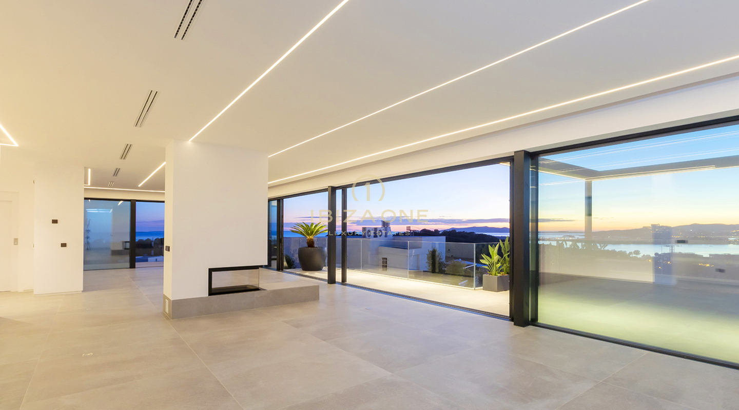 Moderne, nieuw gebouwde stijlvolle luxe villa in Ibiza Cap Martinet met uitzicht te koop