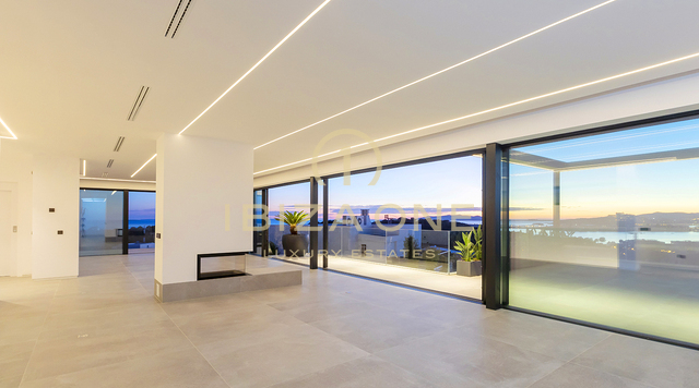 Villa de luxe moderne et élégante à Ibiza Cap Martinet avec vue à vendre