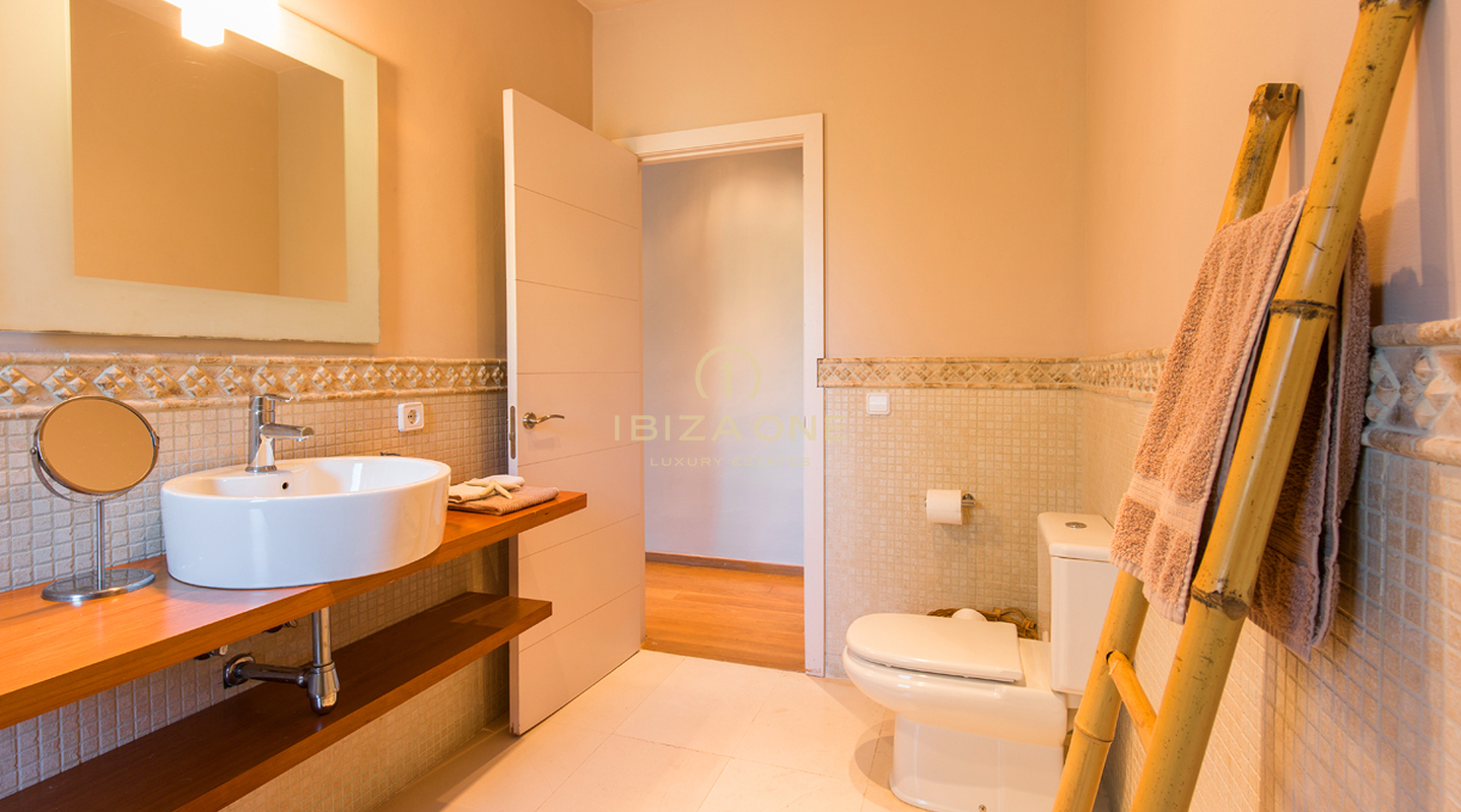 Großes Anwesen mit Luxusvilla und Tennisplatz zu verkaufen, Ibiza - Großes Anwesen mit Luxusvilla und Tennisplatz zu vermieten, Ibiza