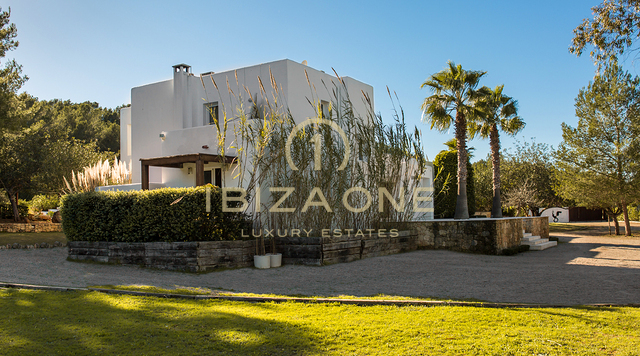 Gran propiedad con villa de lujo y pista de tenis en venta, Ibiza - Gran propiedad con villa de lujo y pista de tenis en alquiler, Ibiza