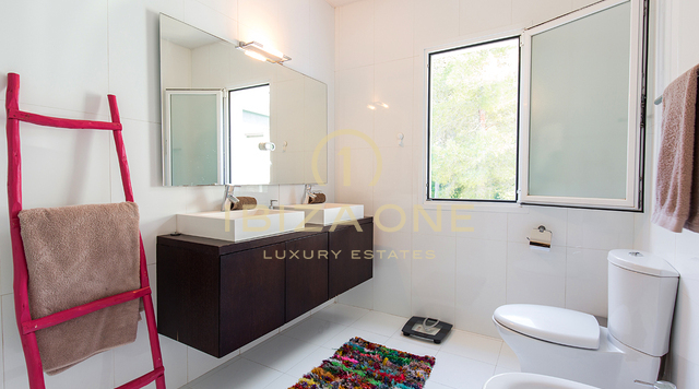 Groot perceel met luxe villa en tennisbaan te koop, Ibiza - Groot perceel met luxe villa en tennisbaan te huur, Ibiza