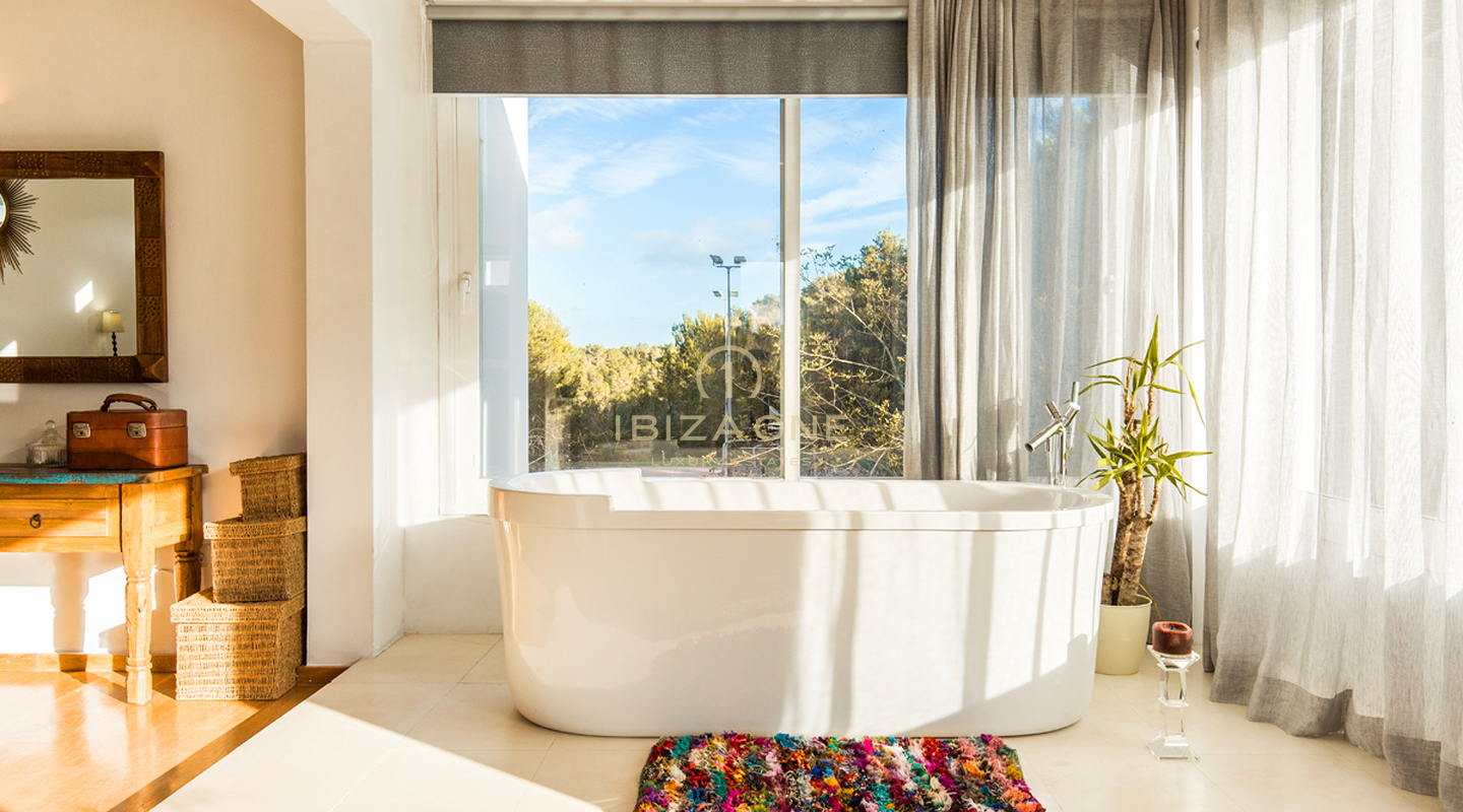 Groot perceel met luxe villa en tennisbaan te koop, Ibiza - Groot perceel met luxe villa en tennisbaan te huur, Ibiza