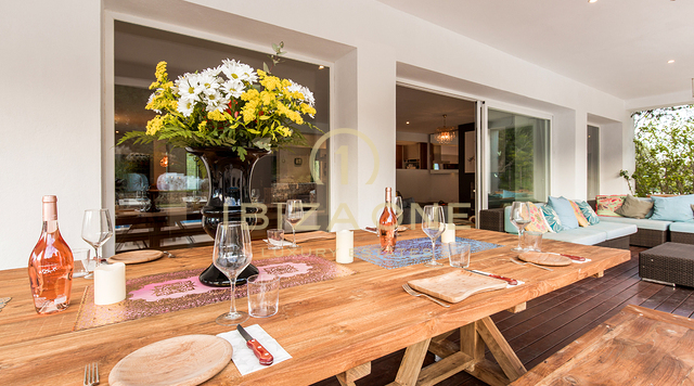 Gran propiedad con villa de lujo y pista de tenis en venta, Ibiza - Gran propiedad con villa de lujo y pista de tenis en alquiler, Ibiza