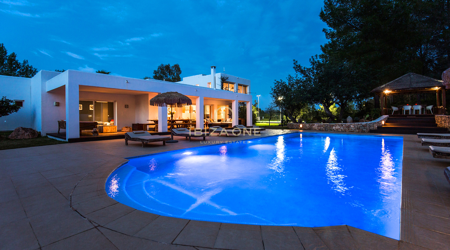 Großes Anwesen mit Luxusvilla und Tennisplatz zu verkaufen, Ibiza - Großes Anwesen mit Luxusvilla und Tennisplatz zu vermieten, Ibiza