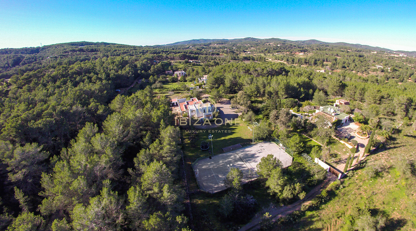 Großes Anwesen mit Luxusvilla und Tennisplatz zu verkaufen, Ibiza - Großes Anwesen mit Luxusvilla und Tennisplatz zu vermieten, Ibiza