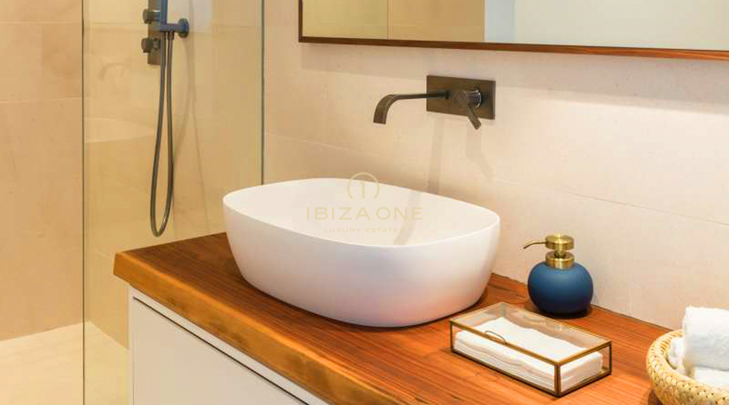 Moderna villa di lusso con vista sul mare e su Dalt Vila in vendita a Can Furnet, Ibiza