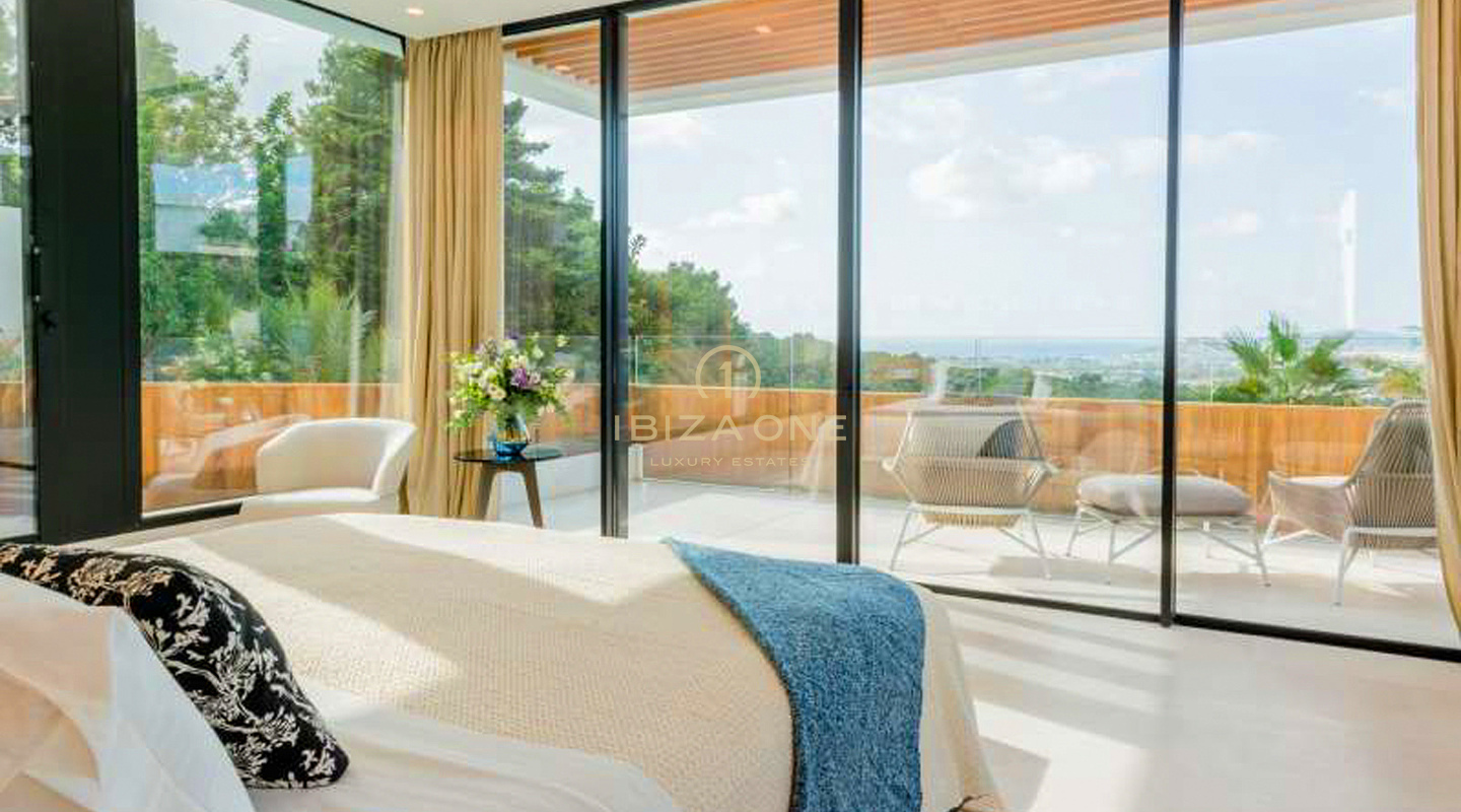 Moderna villa de lujo con vistas al mar y a Dalt Vila en venta en Can Furnet, Ibiza