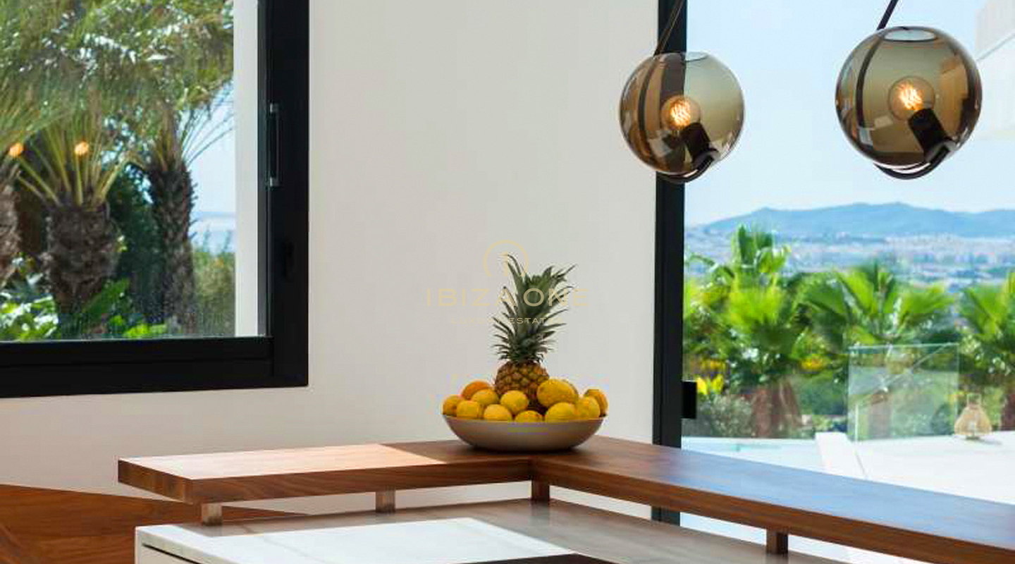 Moderna villa de lujo con vistas al mar y a Dalt Vila en venta en Can Furnet, Ibiza