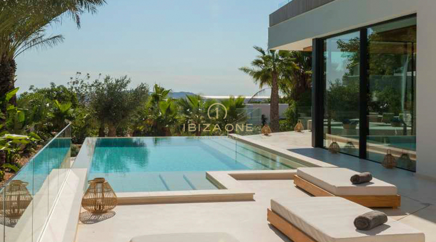 Moderna villa de lujo con vistas al mar y a Dalt Vila en venta en Can Furnet, Ibiza