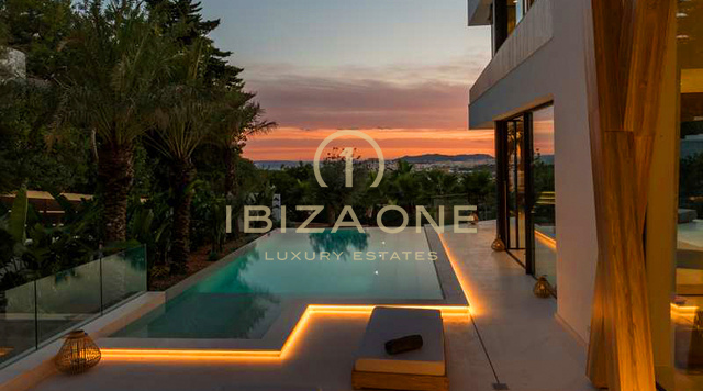 Moderna villa di lusso con vista sul mare e su Dalt Vila in vendita a Can Furnet, Ibiza