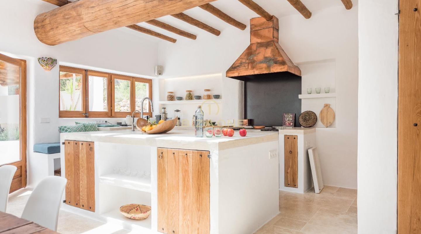 Original 250 Jahre alte Luxusfinca mit separatem Gästehaus und Vermietungslizenz zu verkaufen, Ibiza - Original 250 Jahre alte Luxusfinca mit separatem Gästehaus und Vermietungslizenz zu vermieten, Ibiza