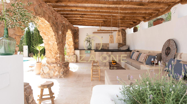 Finca di lusso originale di 250 anni con dependance separata e licenza di affitto in vendita, Ibiza - Finca di lusso originale di 250 anni con dependance separata e licenza di affitto in affitto, Ibiza