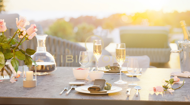 Exklusive Luxusvilla an der Westküste mit Blick auf den Sonnenuntergang zu verkaufen, Ibiza - Exklusive Luxusvilla an der Westküste mit Blick auf den Sonnenuntergang zu vermieten, Ibiza