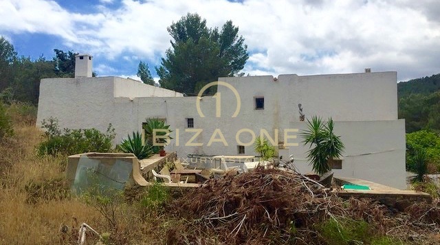 Authentieke luxe oude finca voor renovatie op een perceel van 100.000 m2 te koop, Ibiza - Authentieke luxe oude finca voor renovatie op een perceel van 100.000 m2 te huur, Ibiza