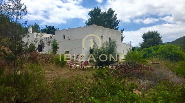 Auténtica finca antigua de lujo para reformar en parcela de 100.000 m2 en venta, Ibiza - Auténtica finca antigua de lujo para reformar en parcela de 100.000 m2 en alquiler, Ibiza