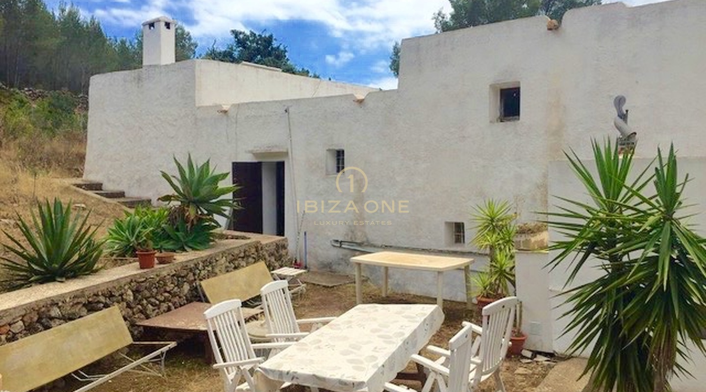 Authentische Luxus-Altfinca zur Renovierung auf einem 100.000 m2 großen Grundstück zu verkaufen, Ibiza - Authentische Luxus-Altfinca zur Renovierung auf einem 100.000 m2 großen Grundstück zu vermieten, Ibiza