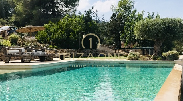 Originele luxe Blakstad Finca met zoutwaterzwembad, zeezicht en privacy te koop, Ibiza - Originele luxe Blakstad Finca met zoutwaterzwembad, zeezicht en privacy te huur, Ibiza