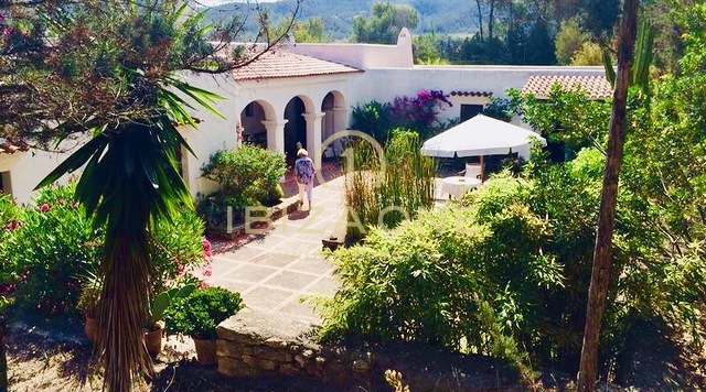 Finca de lujo original en Blakstad con piscina de agua salada, vistas al mar y privacidad en venta, Ibiza - Finca de lujo original en Blakstad con piscina de agua salada, vistas al mar y privacidad en alquiler, Ibiza