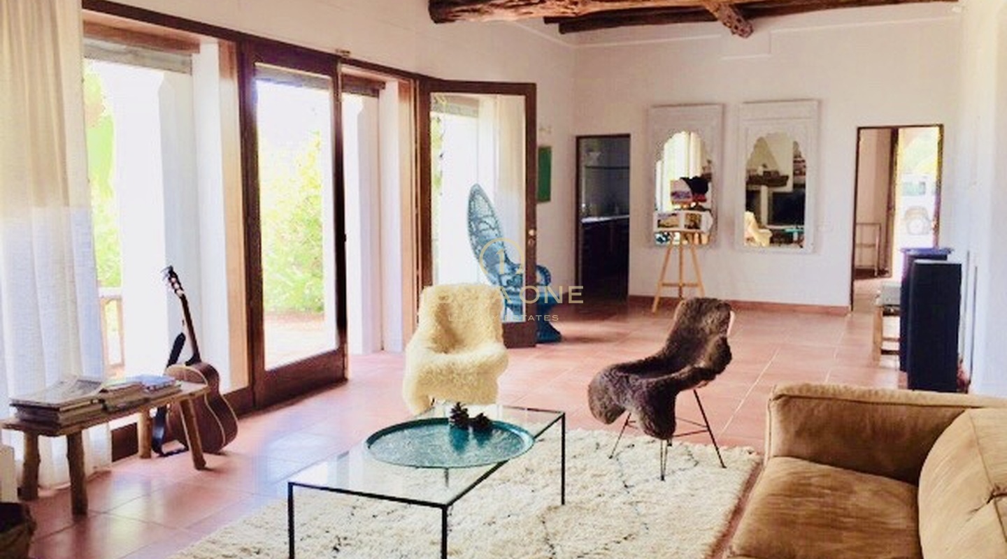 Finca de lujo original en Blakstad con piscina de agua salada, vistas al mar y privacidad en venta, Ibiza - Finca de lujo original en Blakstad con piscina de agua salada, vistas al mar y privacidad en alquiler, Ibiza