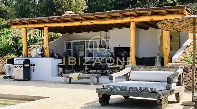 Finca de lujo original en Blakstad con piscina de agua salada, vistas al mar y privacidad en venta, Ibiza - Finca de lujo original en Blakstad con piscina de agua salada, vistas al mar y privacidad en alquiler, Ibiza