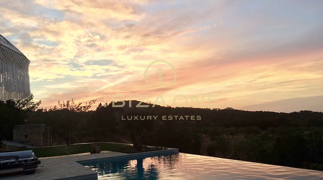 Originele luxe Blakstad Finca met zoutwaterzwembad, zeezicht en privacy te koop, Ibiza - Originele luxe Blakstad Finca met zoutwaterzwembad, zeezicht en privacy te huur, Ibiza