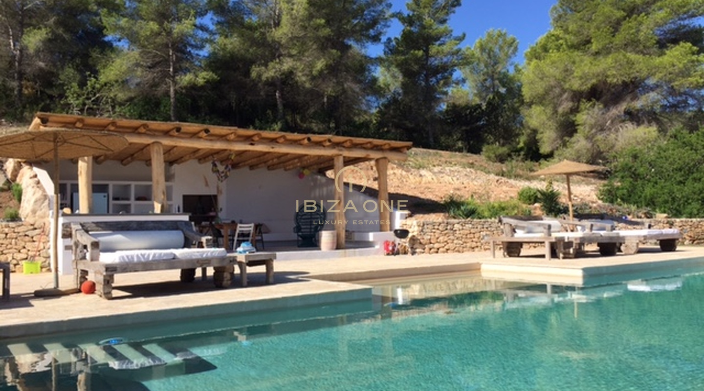 Finca de lujo original en Blakstad con piscina de agua salada, vistas al mar y privacidad en venta, Ibiza - Finca de lujo original en Blakstad con piscina de agua salada, vistas al mar y privacidad en alquiler, Ibiza