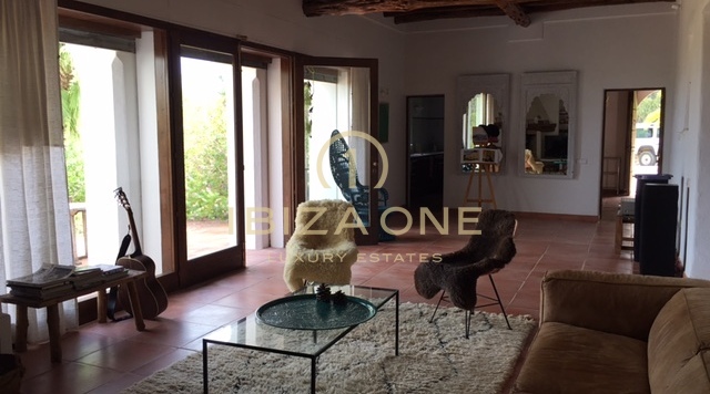 Finca de lujo original en Blakstad con piscina de agua salada, vistas al mar y privacidad en venta, Ibiza - Finca de lujo original en Blakstad con piscina de agua salada, vistas al mar y privacidad en alquiler, Ibiza