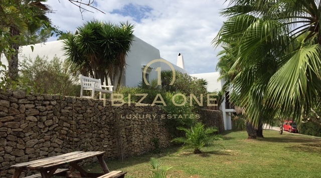 Finca de lujo original en Blakstad con piscina de agua salada, vistas al mar y privacidad en venta, Ibiza - Finca de lujo original en Blakstad con piscina de agua salada, vistas al mar y privacidad en alquiler, Ibiza