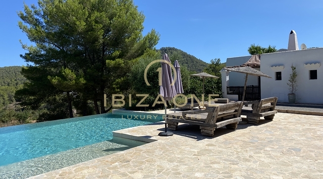 Finca de lujo original en Blakstad con piscina de agua salada, vistas al mar y privacidad en venta, Ibiza - Finca de lujo original en Blakstad con piscina de agua salada, vistas al mar y privacidad en alquiler, Ibiza