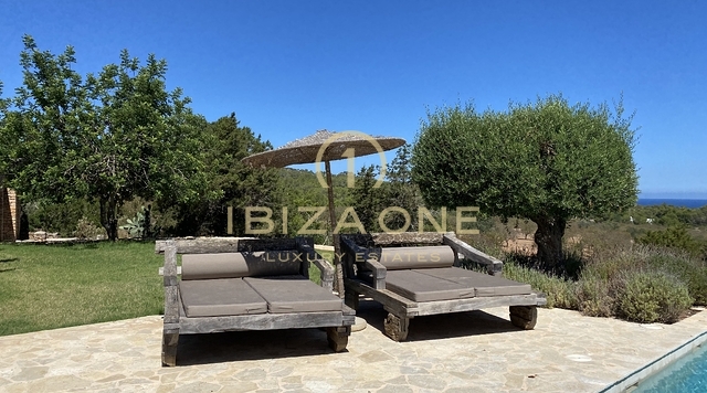 Finca de lujo original en Blakstad con piscina de agua salada, vistas al mar y privacidad en venta, Ibiza - Finca de lujo original en Blakstad con piscina de agua salada, vistas al mar y privacidad en alquiler, Ibiza