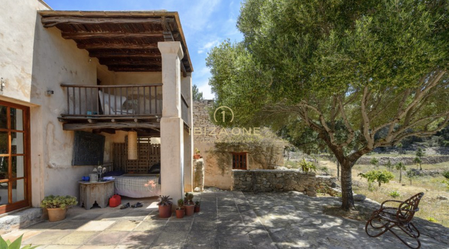 Authentic luxury finca with 2 guest houses between Jesus and St. Eulalia for sale, Ibiza - Blakstad project - Authentic luxury finca with 2 guest houses between Jesus and St. Eulalia for rent, Ibiza - Blakstad project