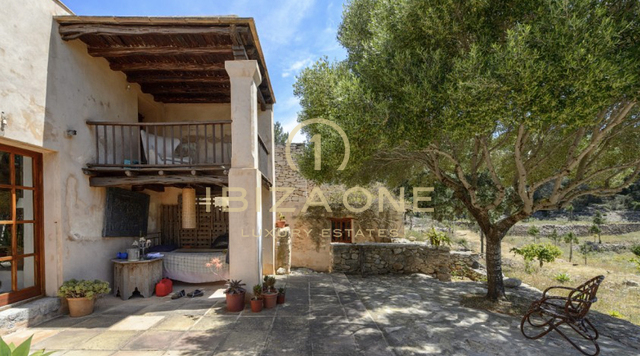 Autentica finca di lusso con 2 dependance tra Jesus e St. Eulalia in vendita, Ibiza - Progetto Blakstad - Autentica finca di lusso con 2 dependance tra Jesus e St. Eulalia in affitto, Ibiza - Progetto Blakstad
