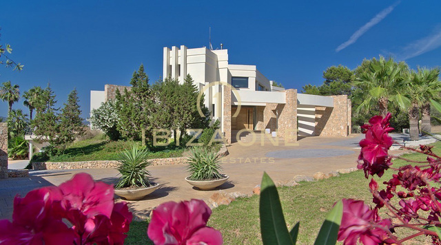 Spacieuse villa de luxe avec vue sur la mer à louer, Ibiza